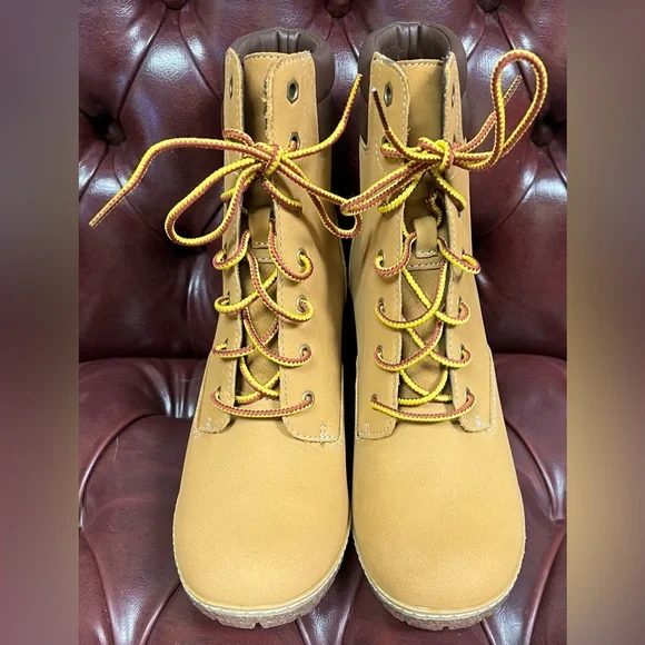 Timberland Women's Tillston Heeled Boots - Picture 2 of 13